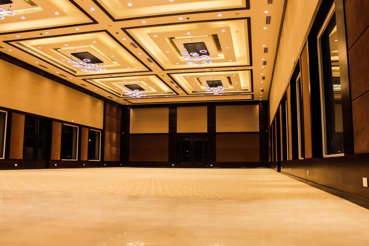 Hotel Rajhans Abhinandan Bhopal Esterno foto