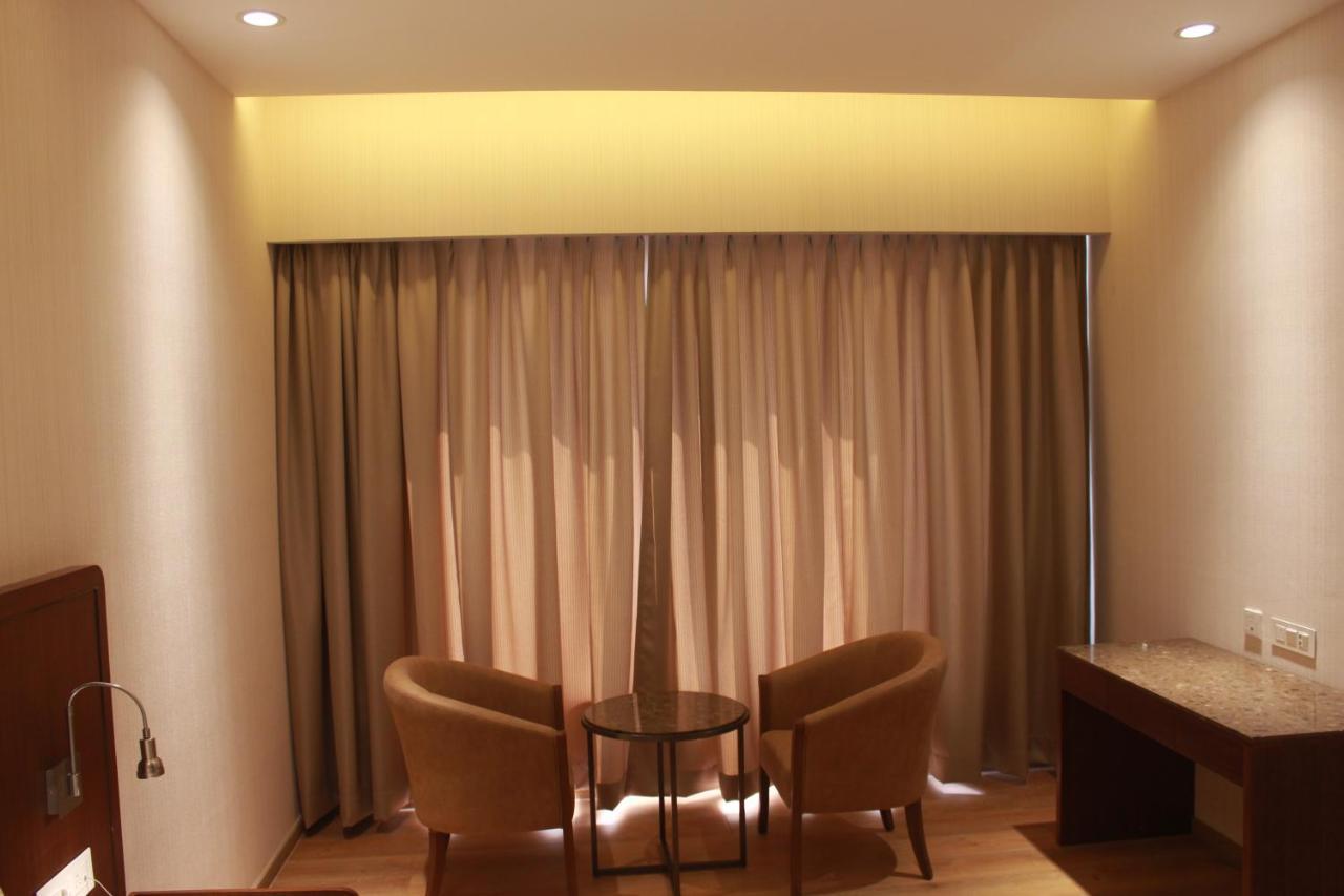 Hotel Rajhans Abhinandan Bhopal Esterno foto