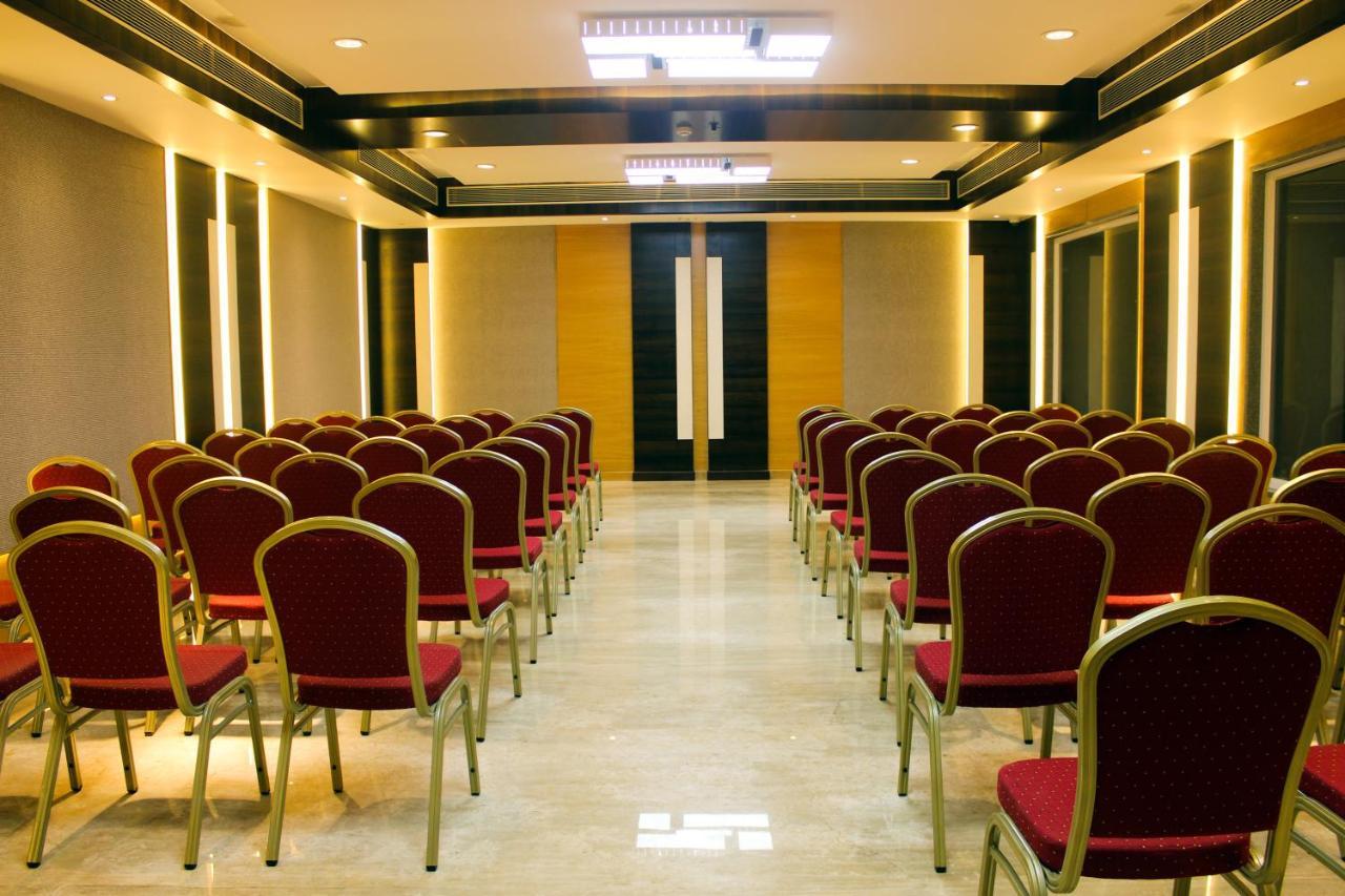 Hotel Rajhans Abhinandan Bhopal Esterno foto