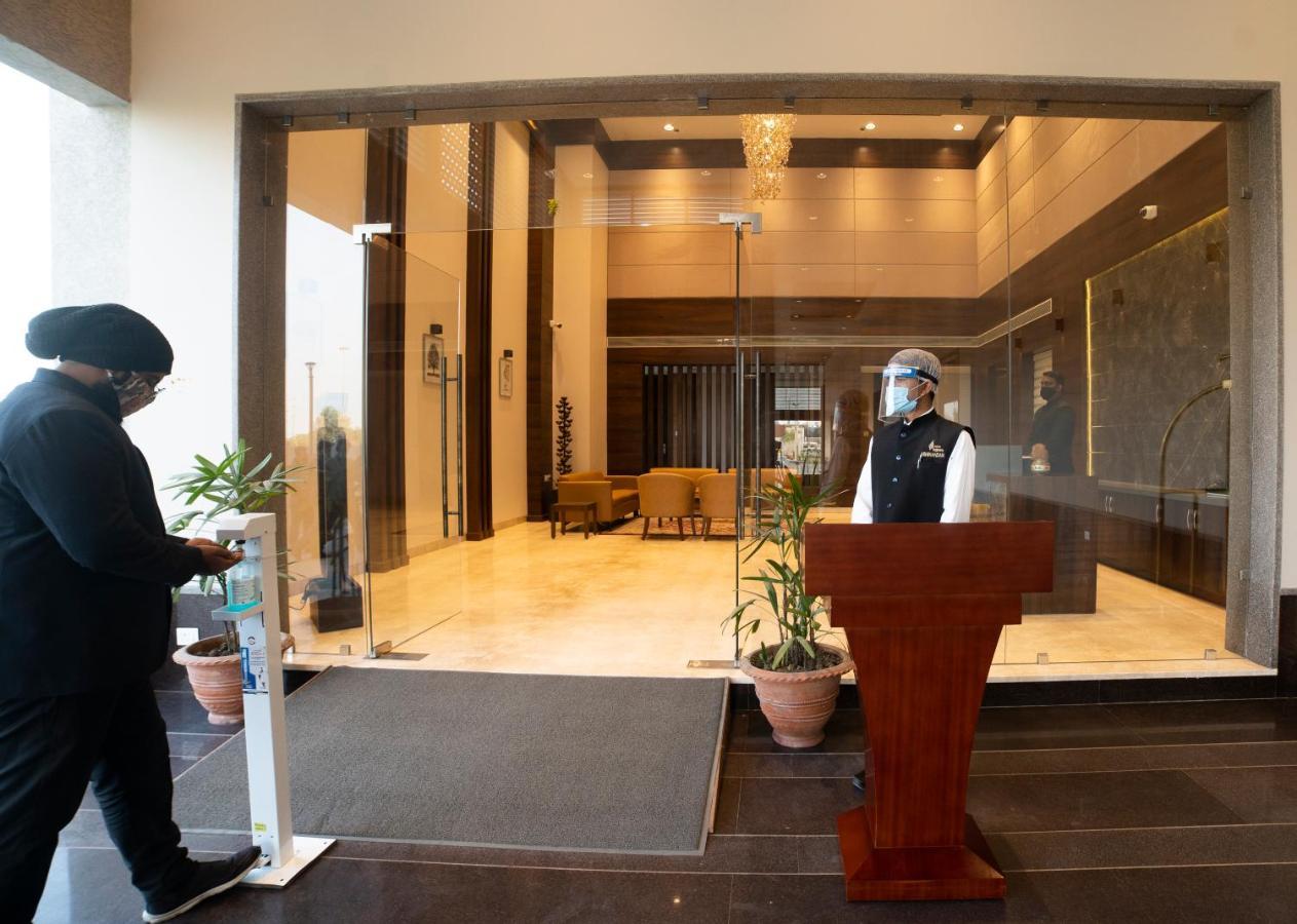 Hotel Rajhans Abhinandan Bhopal Esterno foto