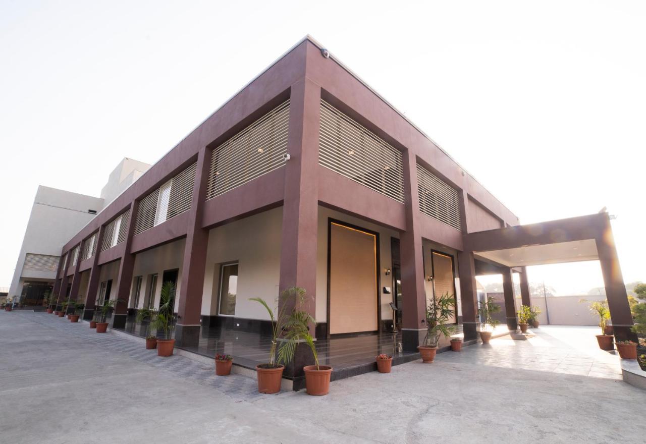 Hotel Rajhans Abhinandan Bhopal Esterno foto