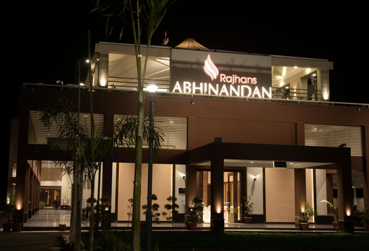 Hotel Rajhans Abhinandan Bhopal Esterno foto