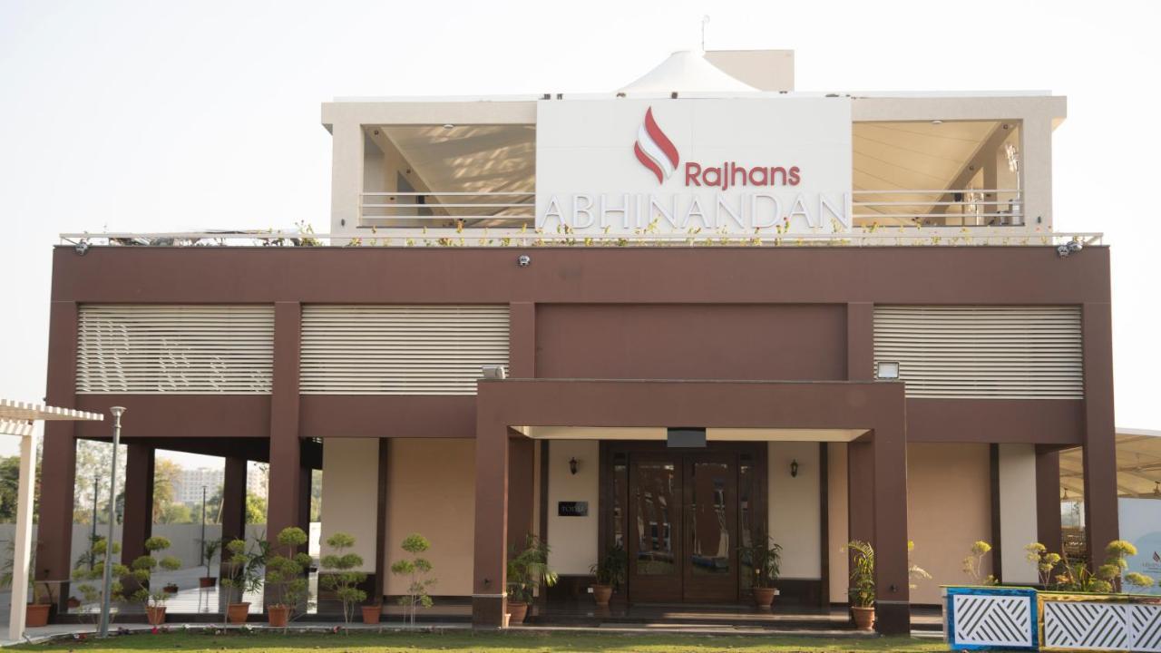 Hotel Rajhans Abhinandan Bhopal Esterno foto
