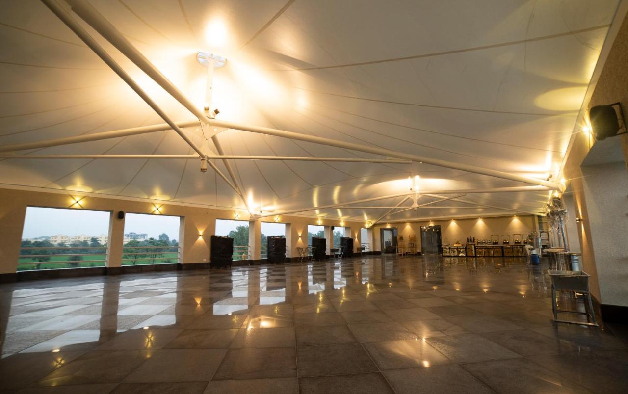 Hotel Rajhans Abhinandan Bhopal Esterno foto