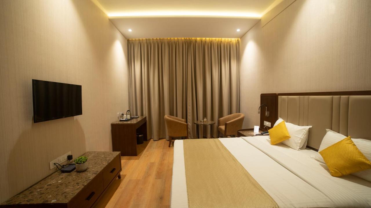 Hotel Rajhans Abhinandan Bhopal Esterno foto
