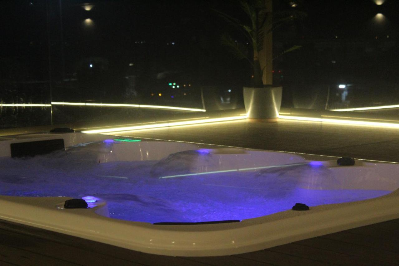 Hotel Rajhans Abhinandan Bhopal Esterno foto